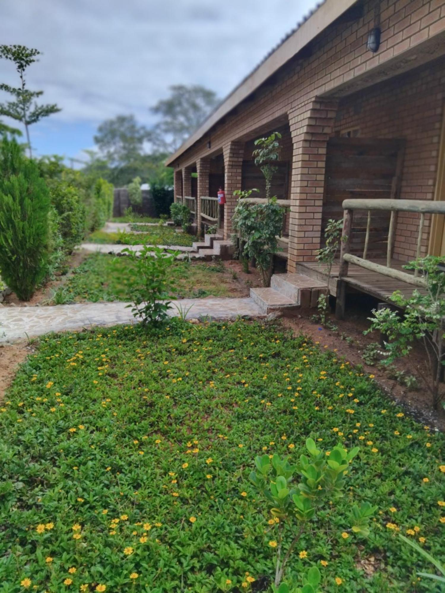 Sunshinevibe Guest House Касане Экстерьер фото